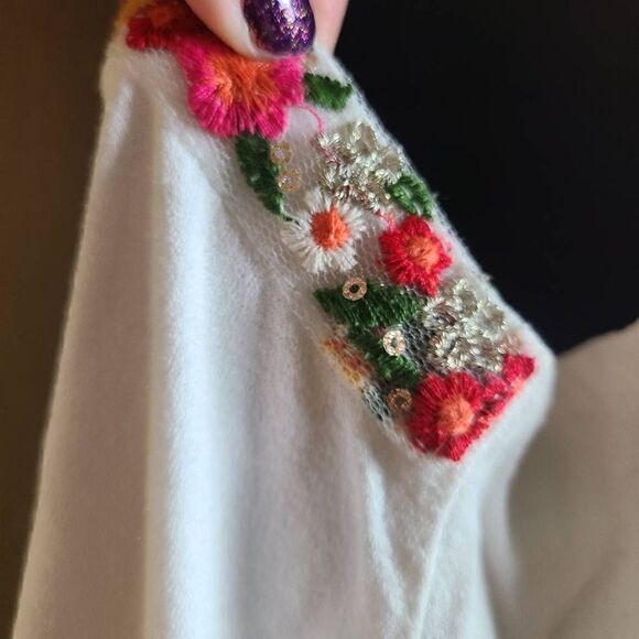 Blue Rain Embroidered Tank Top - Picture 4 of 10